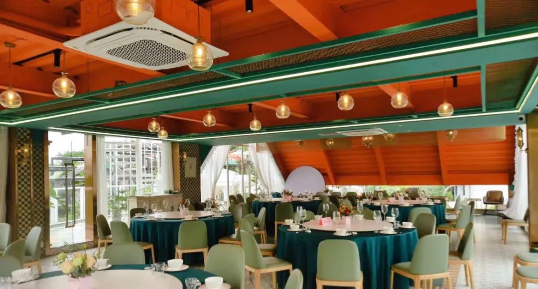 兴安将色彩碰撞到底，看这家深圳餐饮空间设计如何诠释独特的摩洛哥风情